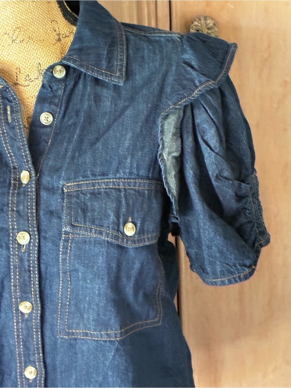 Pilcro The Ozzi Ruffle-Sleeve Denim Buttondown Shirt Navy Size Small - Picture 8 of 16